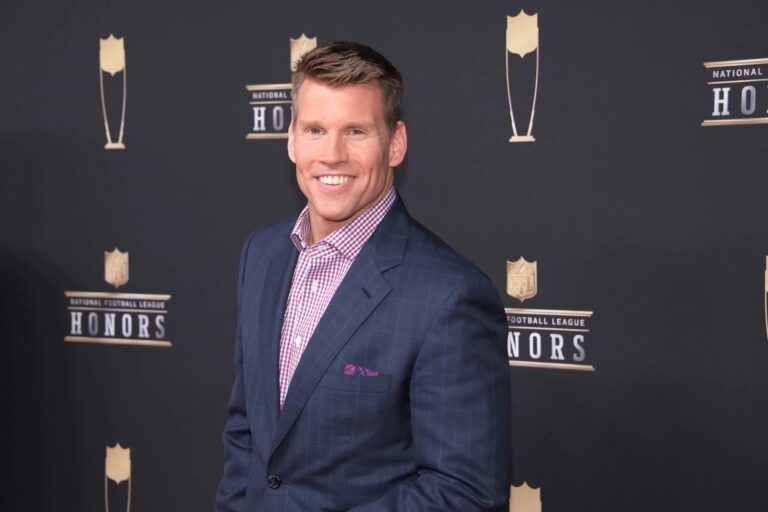The Monetary Worth of a Sports Host: Scott Hanson's Salary Revealed