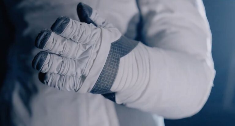SpaceX unveils new astronaut suit
